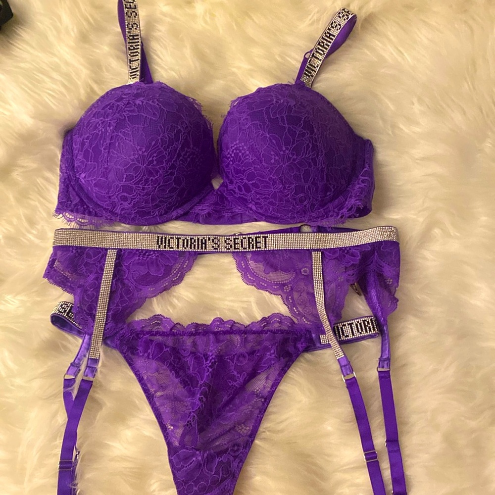 Purple VS Lacy Shine Strap Set